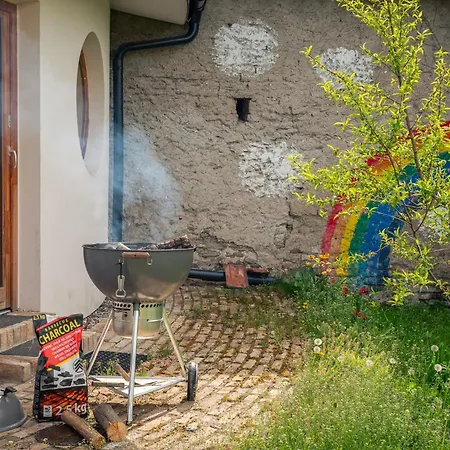 Prirodni Dum V Duchu Velryby V Polabi Casa de Férias *