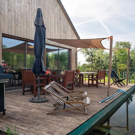 Prirodni Dum V Duchu Velryby V Polabi Holiday home Kamenne Zbozi