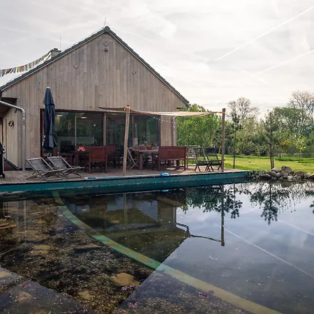 Prirodni Dum V Duchu Velryby V Polabi Holiday home *