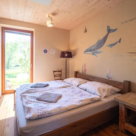 Prirodni Dum V Duchu Velryby V Polabi Holiday home *