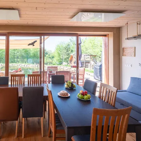 Prirodni Dum V Duchu Velryby V Polabi Holiday home